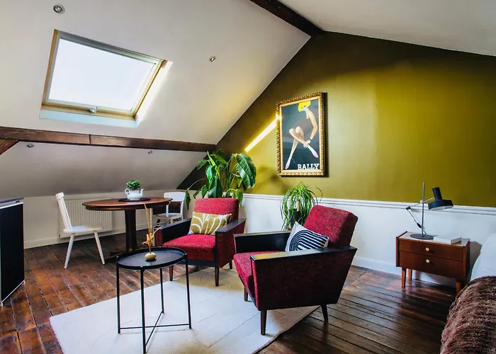 Проживание в семье La 1911 *